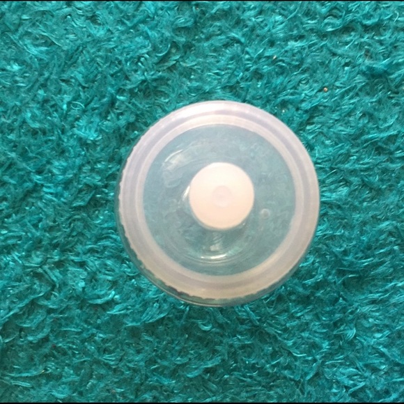 Planet Fitness transparent sports bottle - Picture 3 of 7